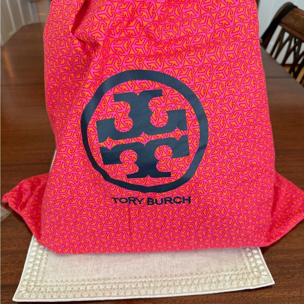 Tory Burch Cherry Red Leather  bucket bag Tote - Picture 4 of 9
